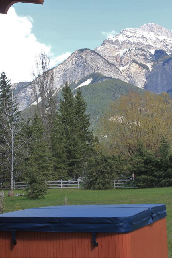 Kicking Horse Kabins Golden Exteriér fotografie