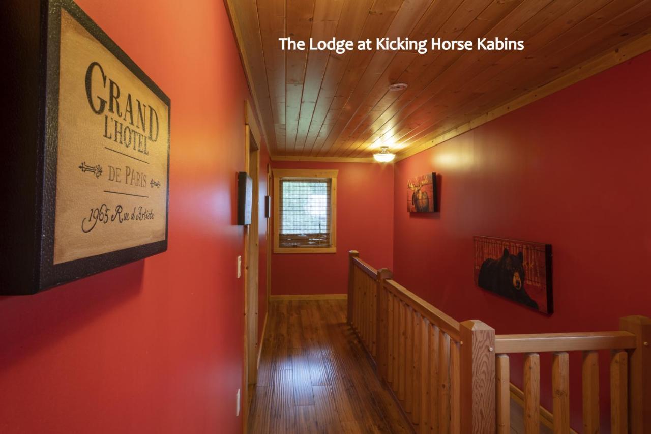 Kicking Horse Kabins Golden Exteriér fotografie