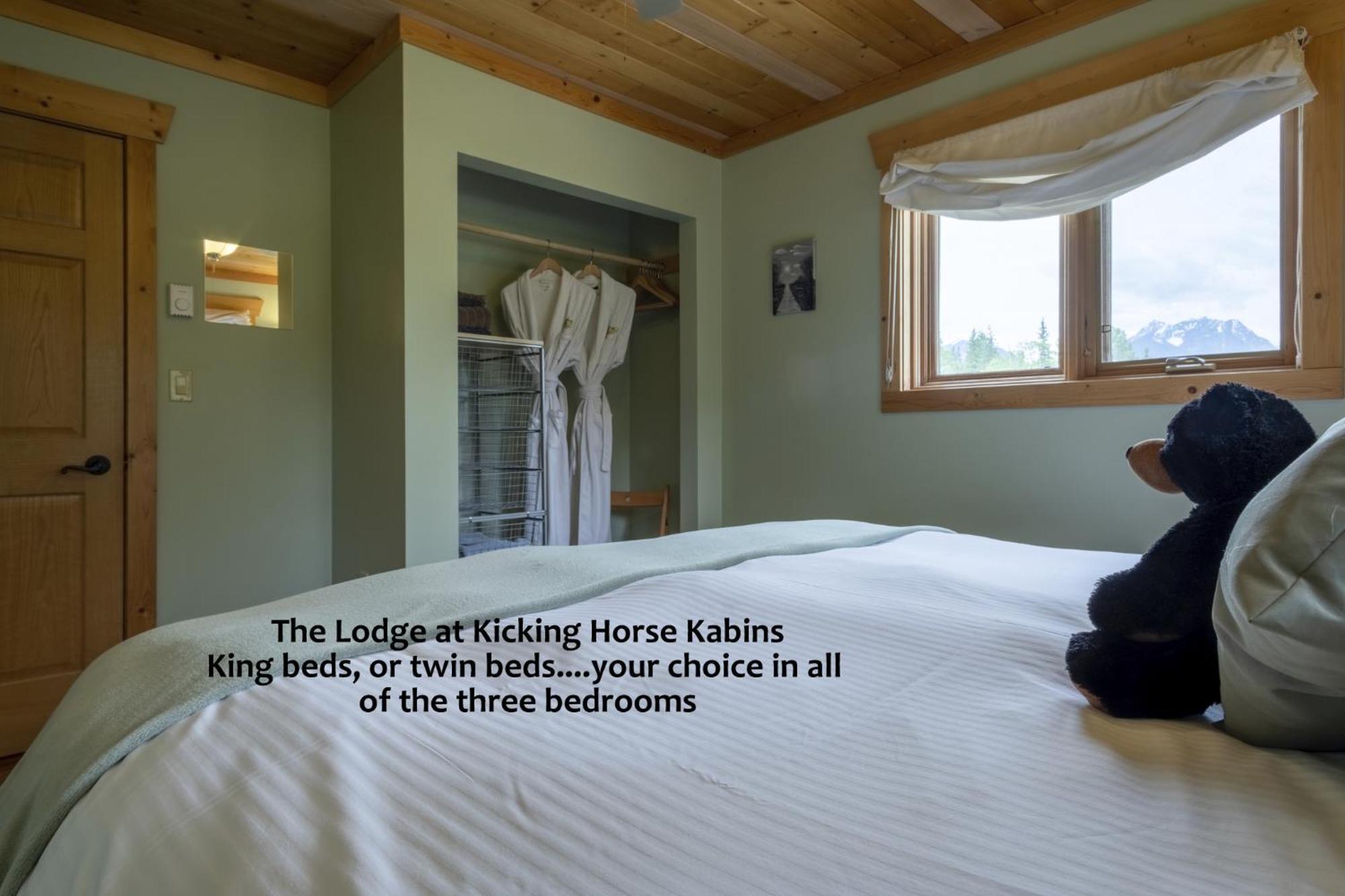 Kicking Horse Kabins Golden Exteriér fotografie
